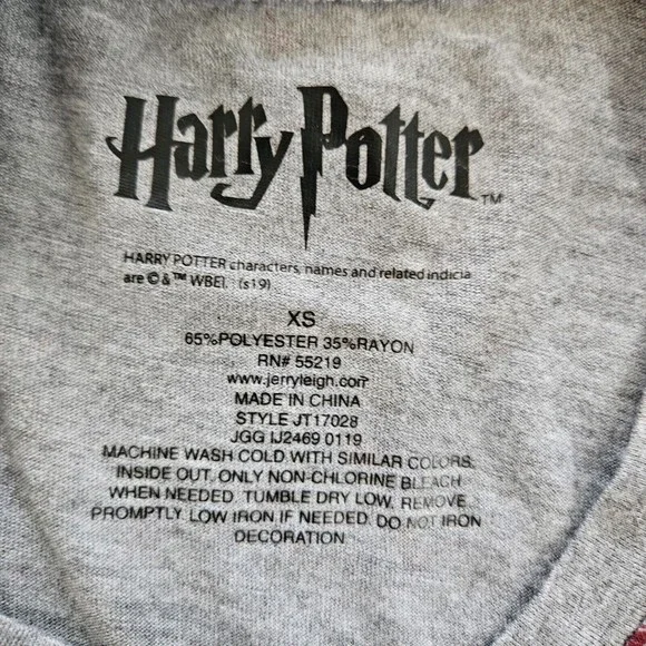Womens Harry Potter Muggle Mom T-Shirt Gray Patterned Size XS Hogwarts 9 3/4 - Picture 3 of 4